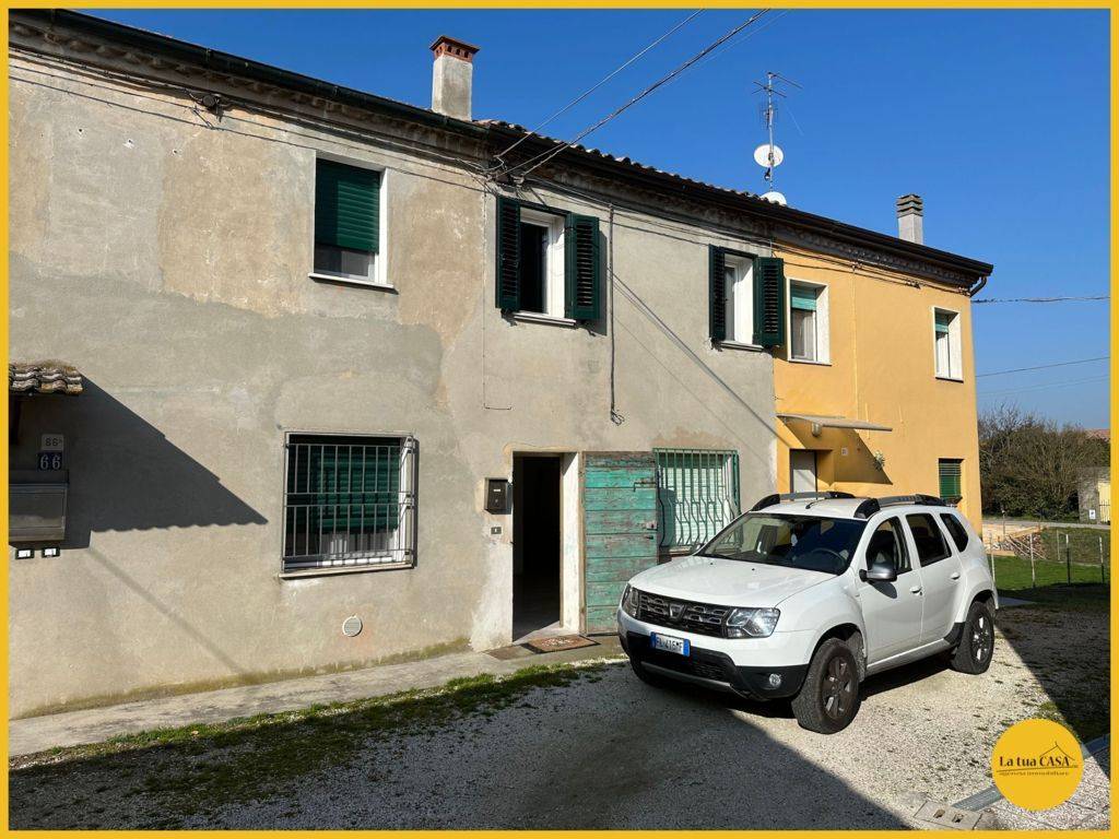 Villette a schiera in affitto a Ferrara