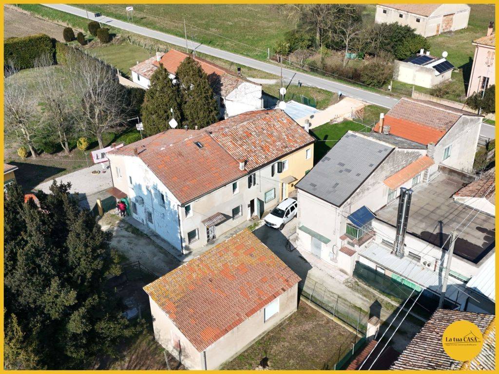 Villette a schiera in affitto a Ferrara