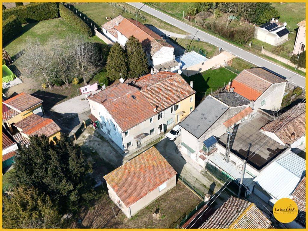 Villette a schiera in affitto a Ferrara