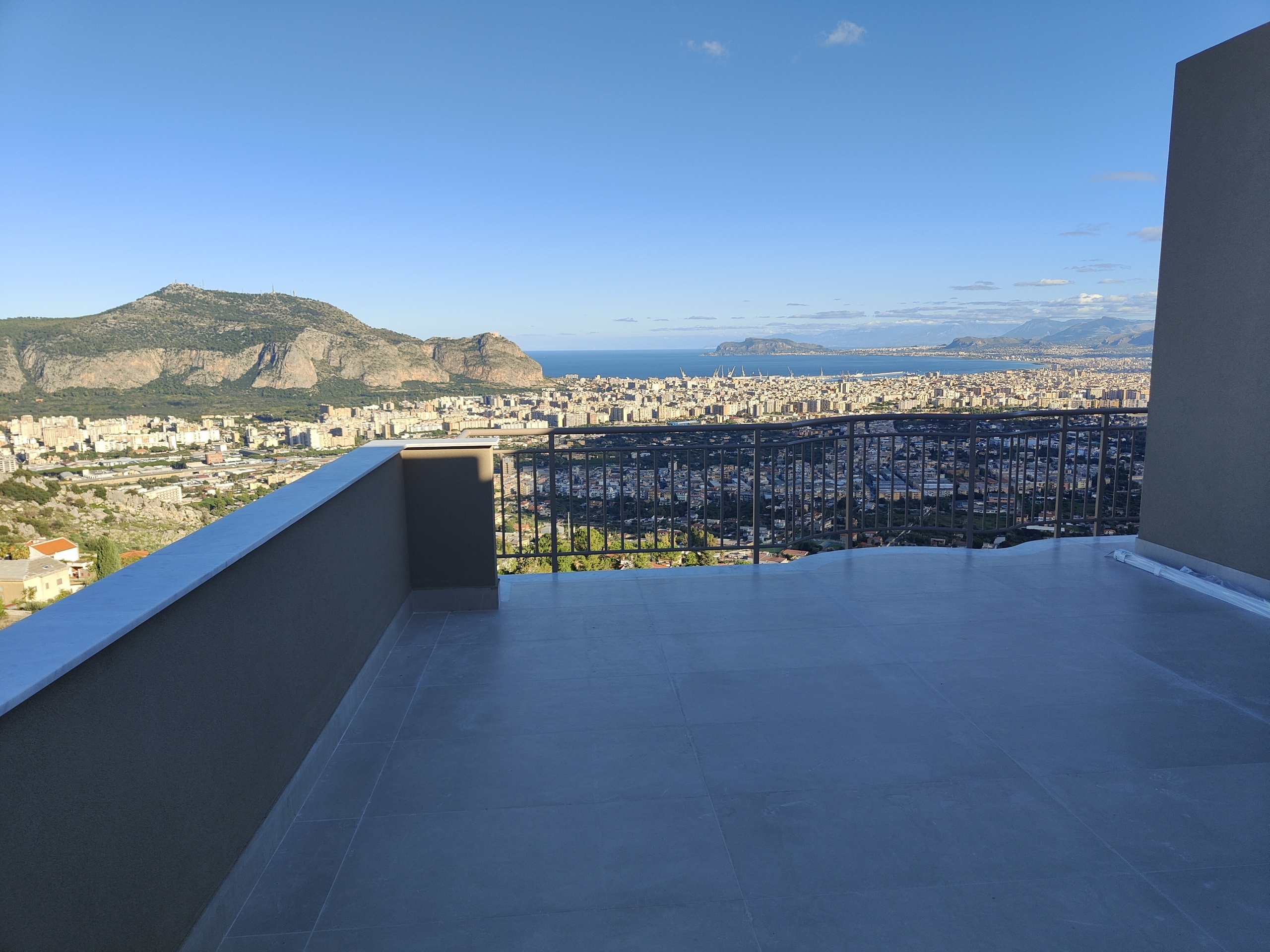 Attico con terrazzi a Palermo