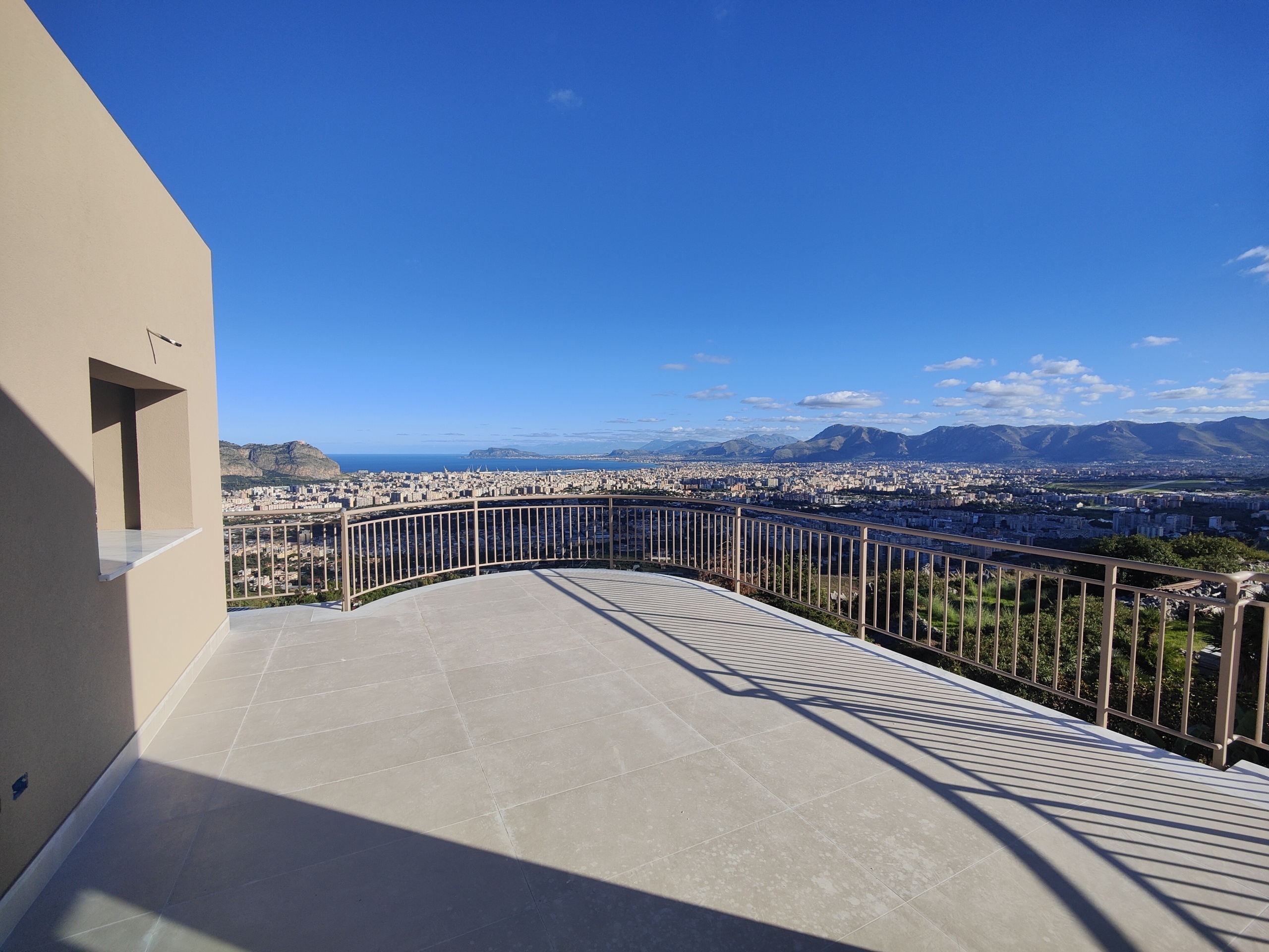 Attico con terrazzi a Palermo