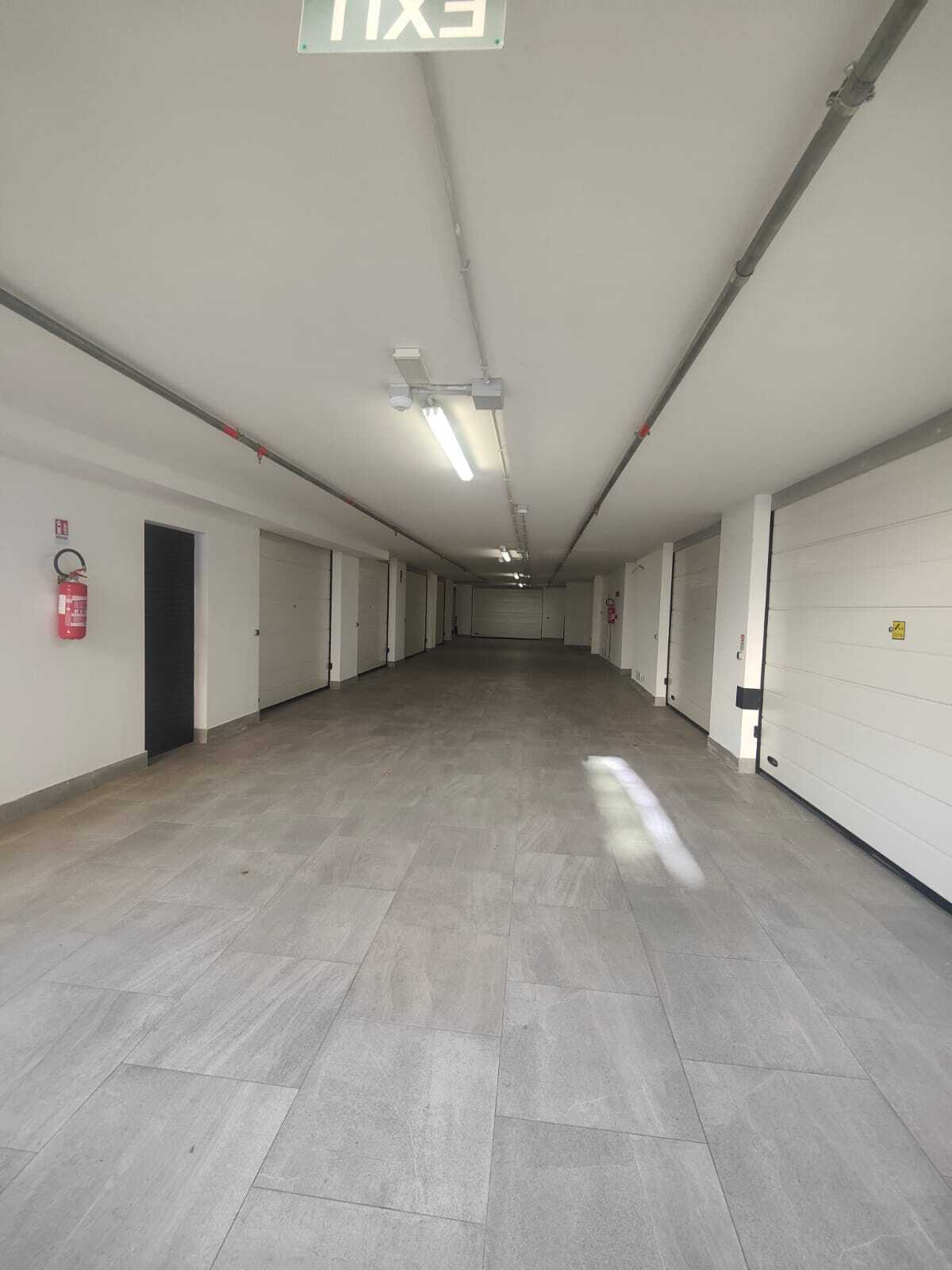Box/Garage 30mq in vendita in via guglielmo borremans 17, Palermo