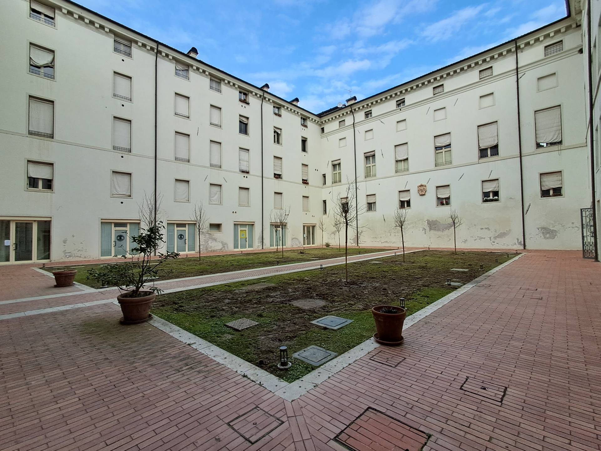 Appartamento in vendita a Ferrara, Centro storico
