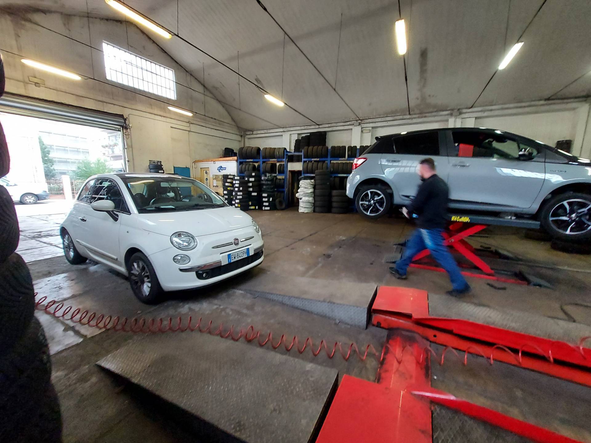 Locale commerciale in affitto a Ferrara, Via Bologna