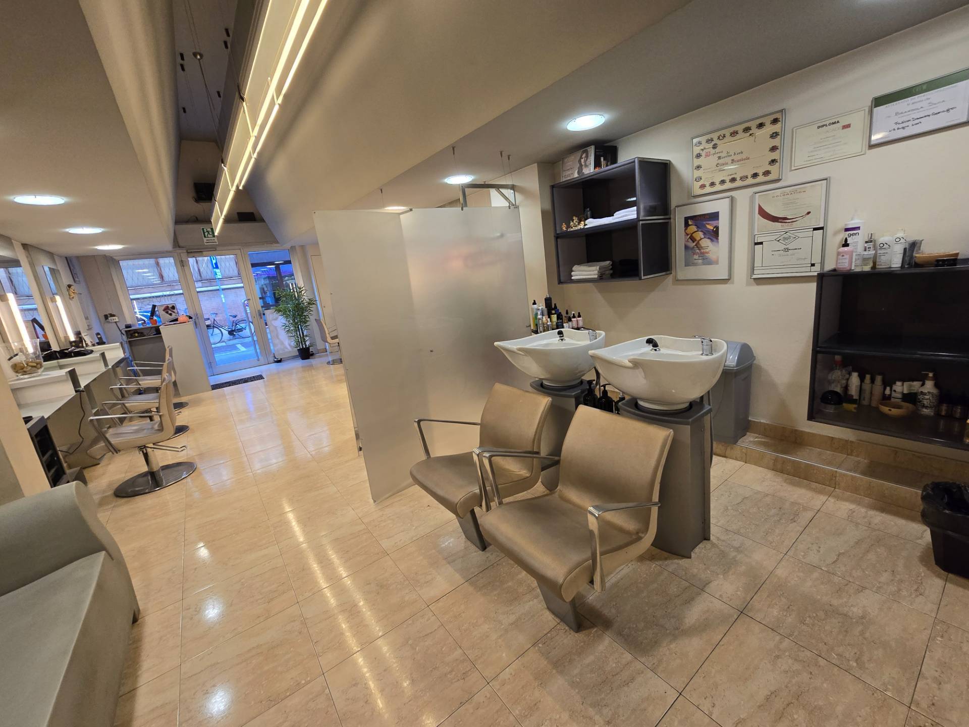 Locale commerciale in vendita a Ferrara, Centro storico