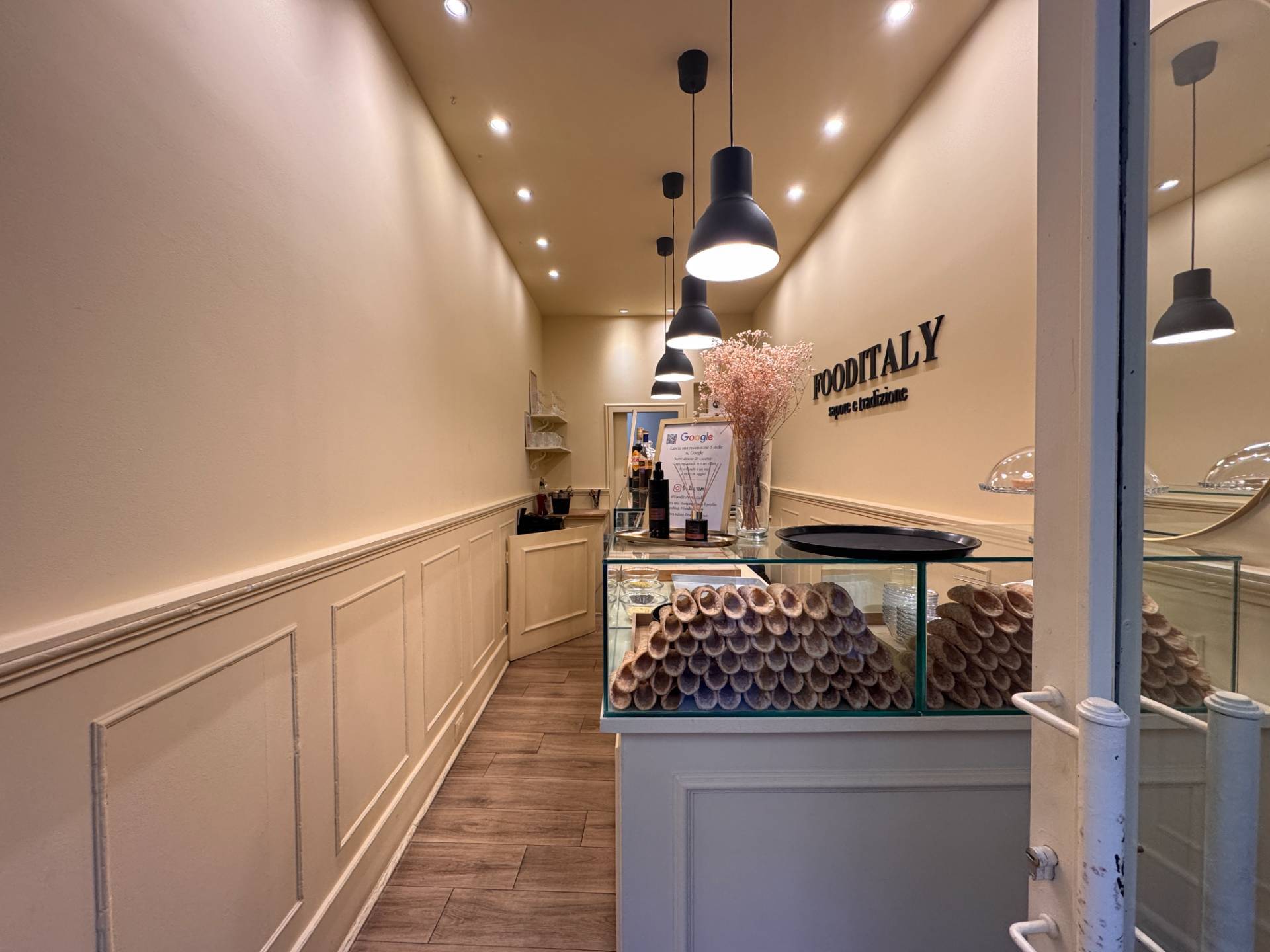 Attivit commerciale in vendita a Ferrara, Centro storico