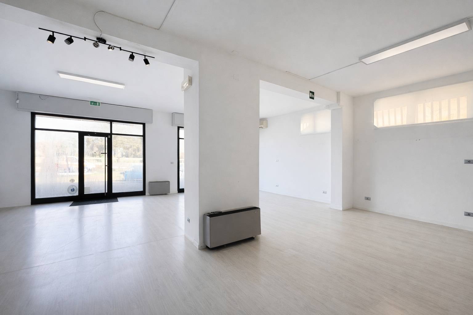 Locale commerciale in vendita a Ferrara, Entro Mura