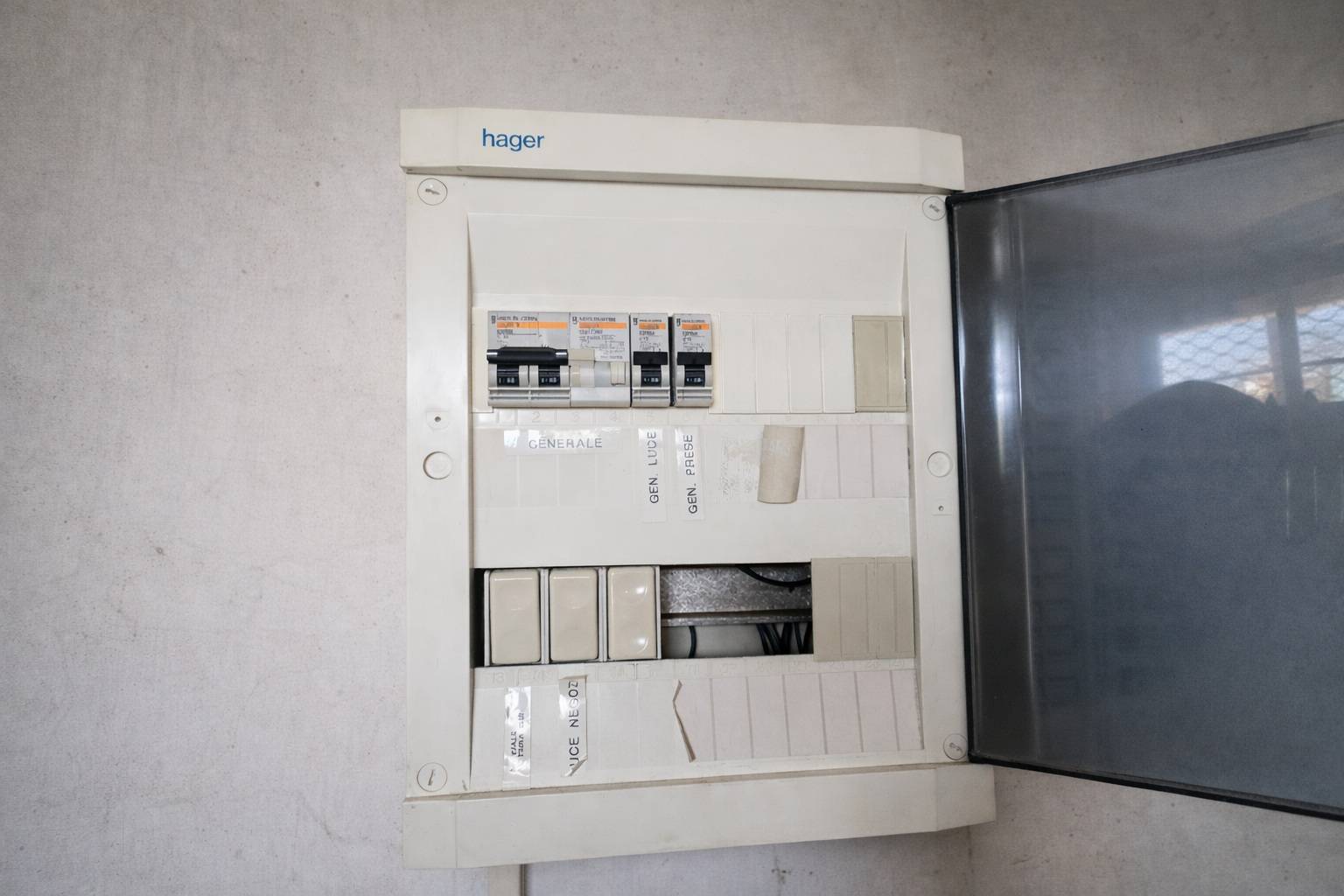 Locale commerciale in affitto a Ferrara, Entro Mura