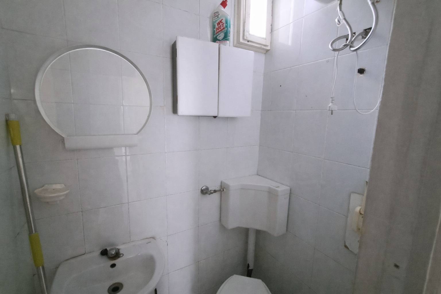 Locale commerciale in vendita a Ferrara, Centro storico