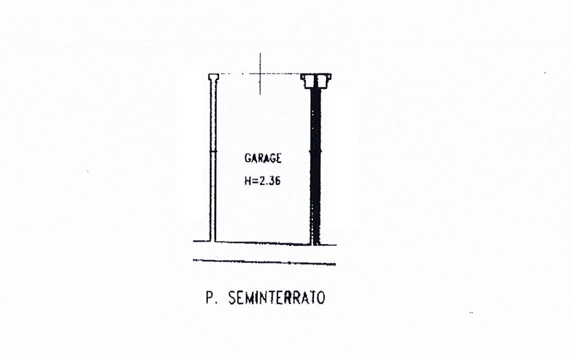 Box o garage in vendita a Ferrara, Centro storico