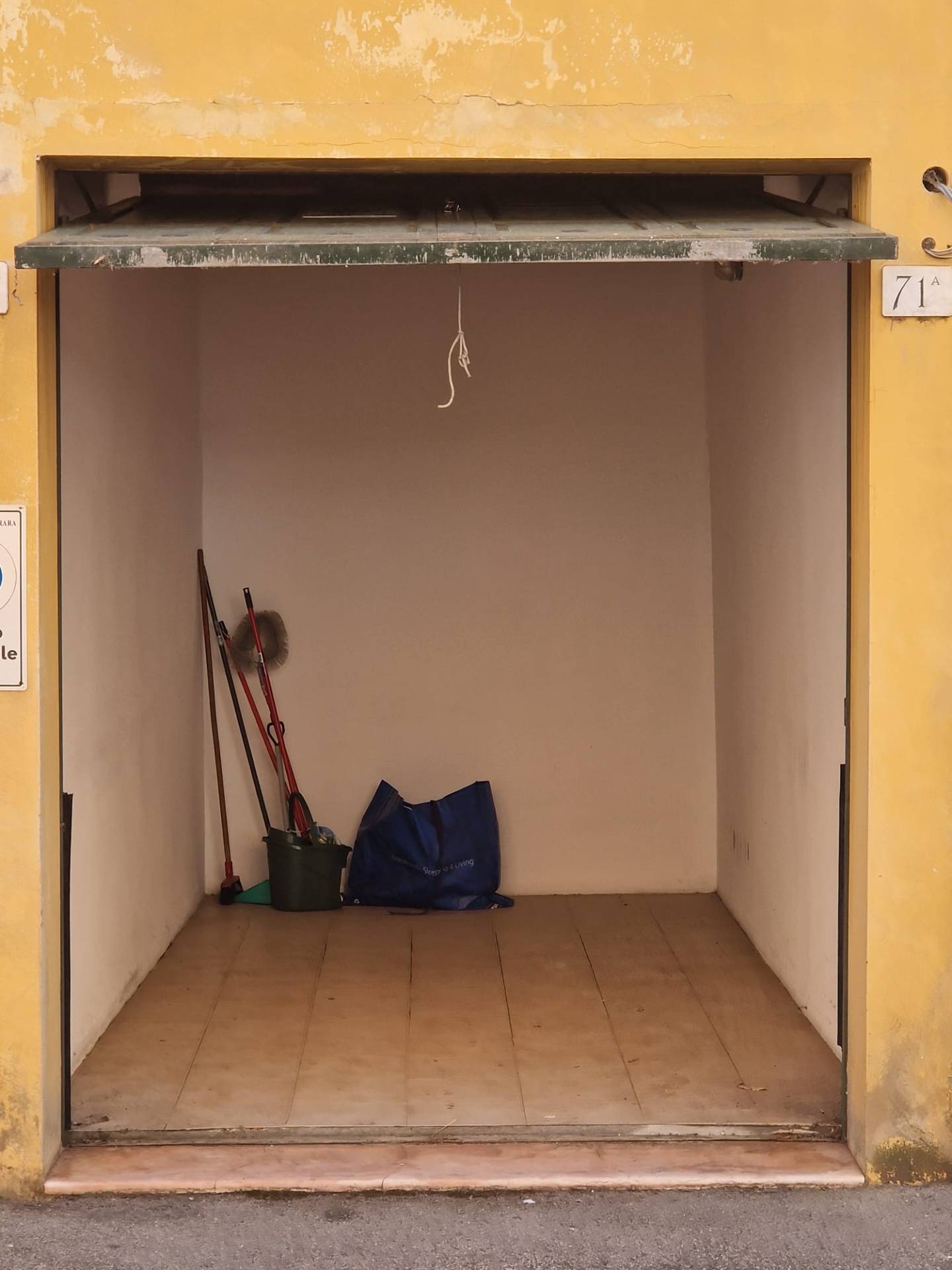 Box o garage in vendita a Ferrara, Centro storico