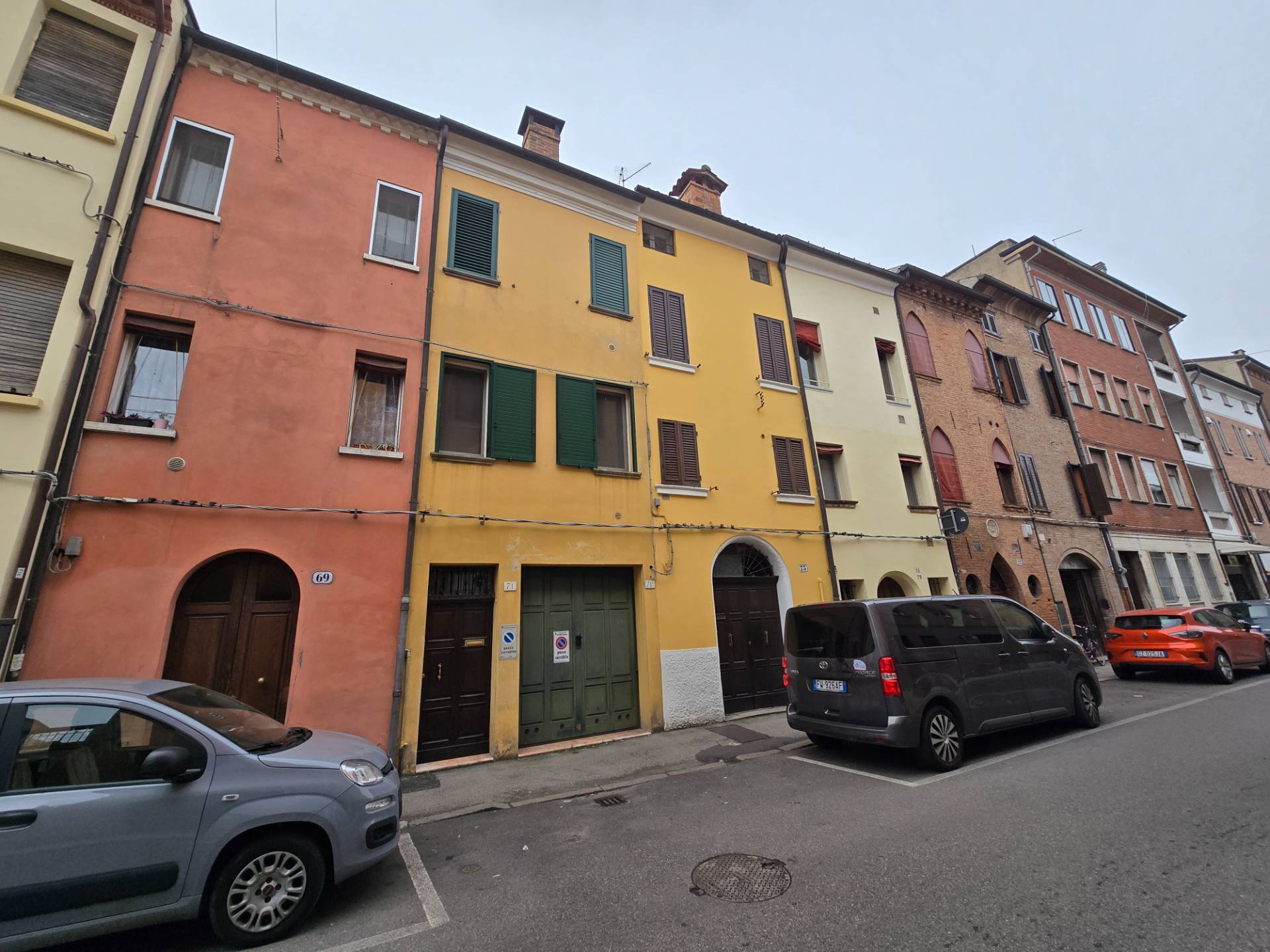 Box o garage in vendita a Ferrara, Centro storico