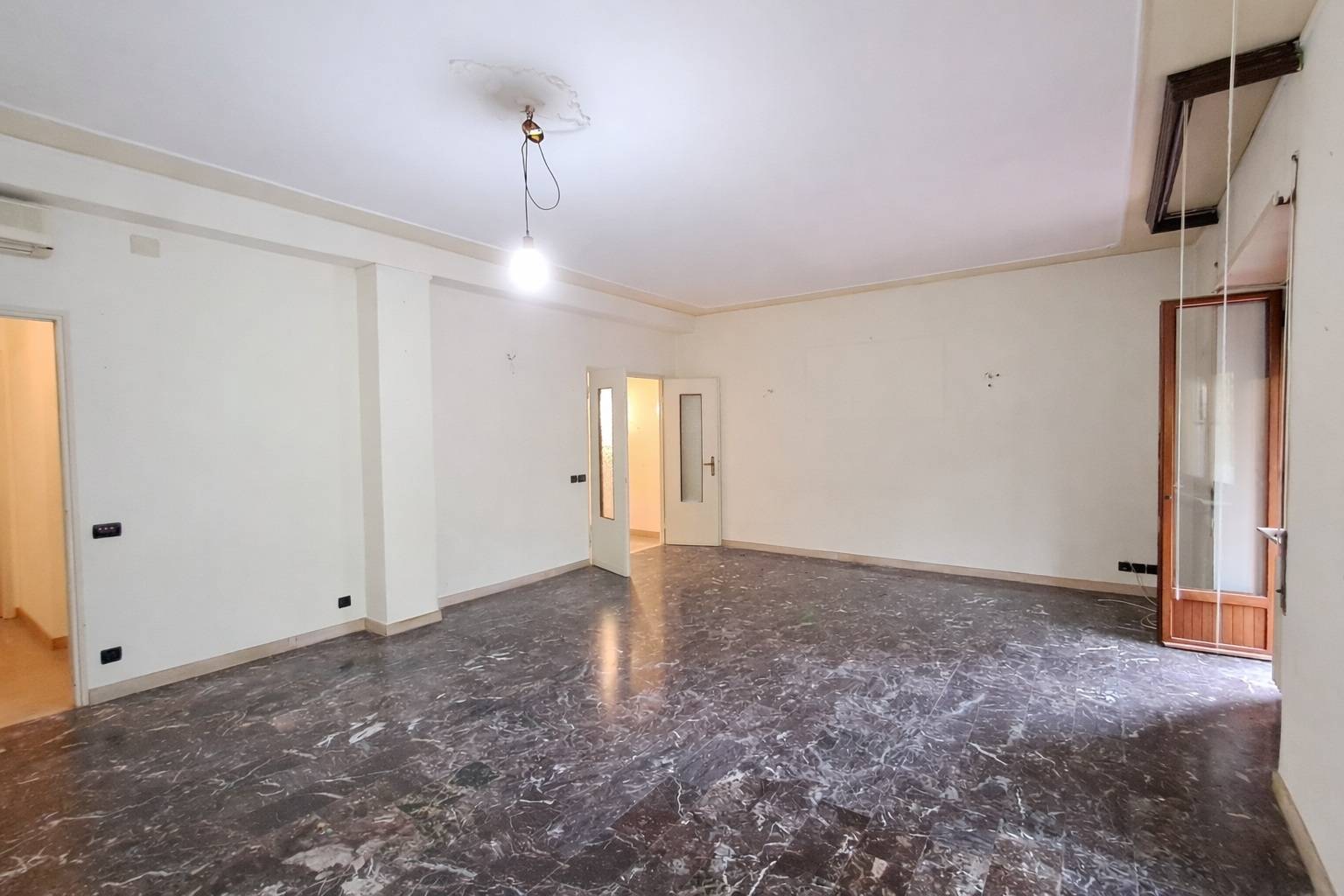 Appartamento in vendita a Ferrara, Entro Mura