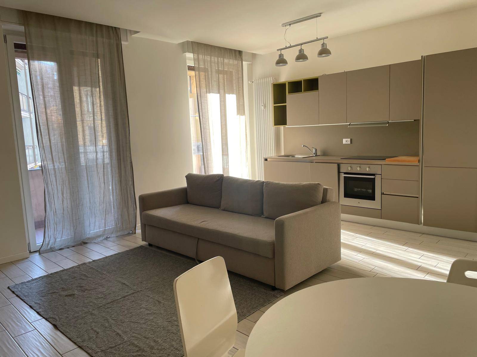 Appartamento in affitto a Milano, De Angeli