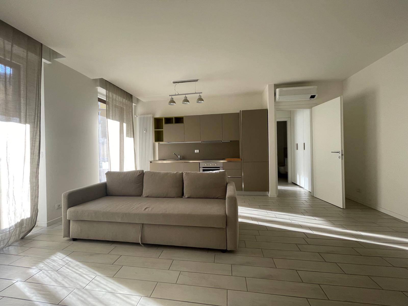 Appartamento in affitto a Milano, De Angeli