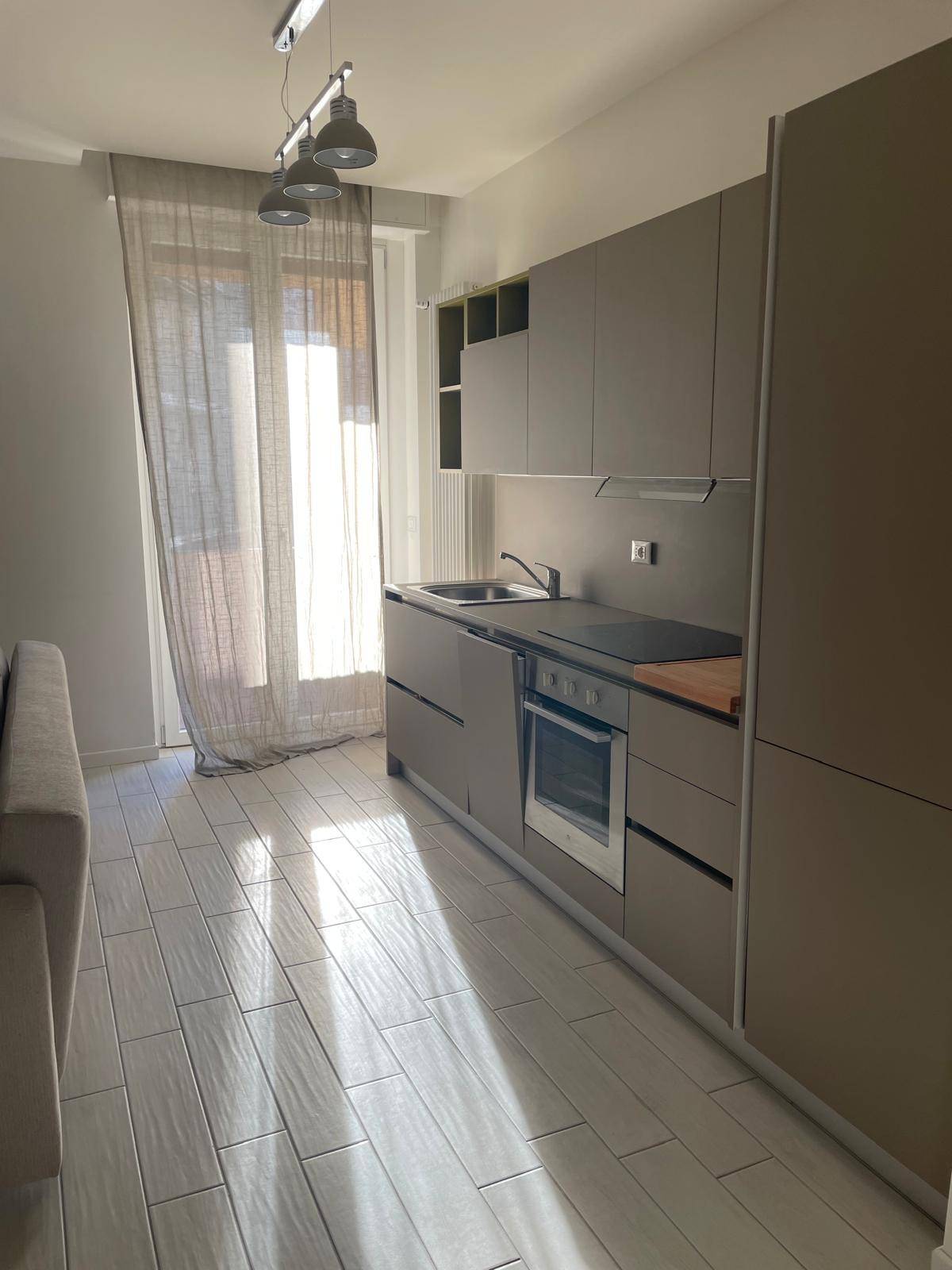 Appartamento in affitto a Milano, De Angeli