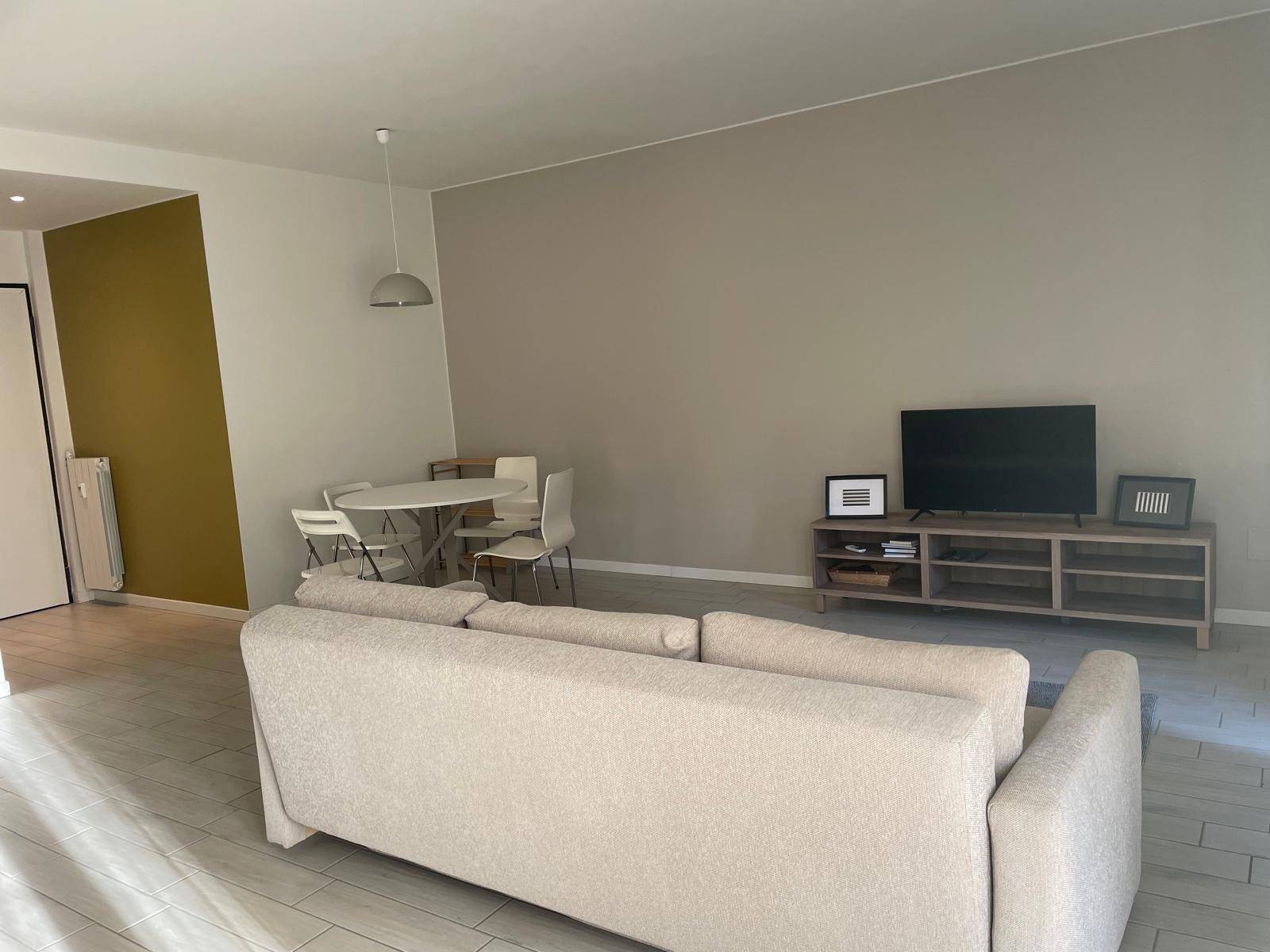 Appartamento in affitto a Milano, De Angeli