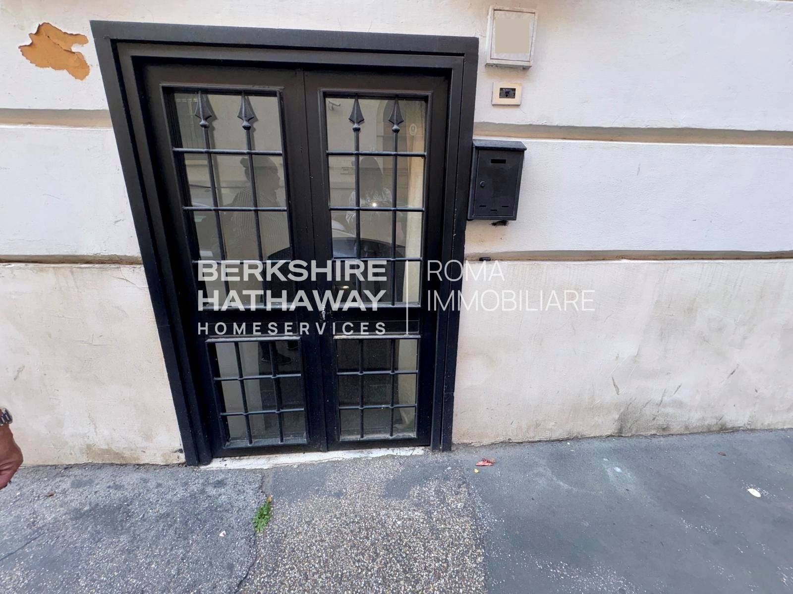 Edificio commerciale o terziario in vendita a Roma, Centro Storico