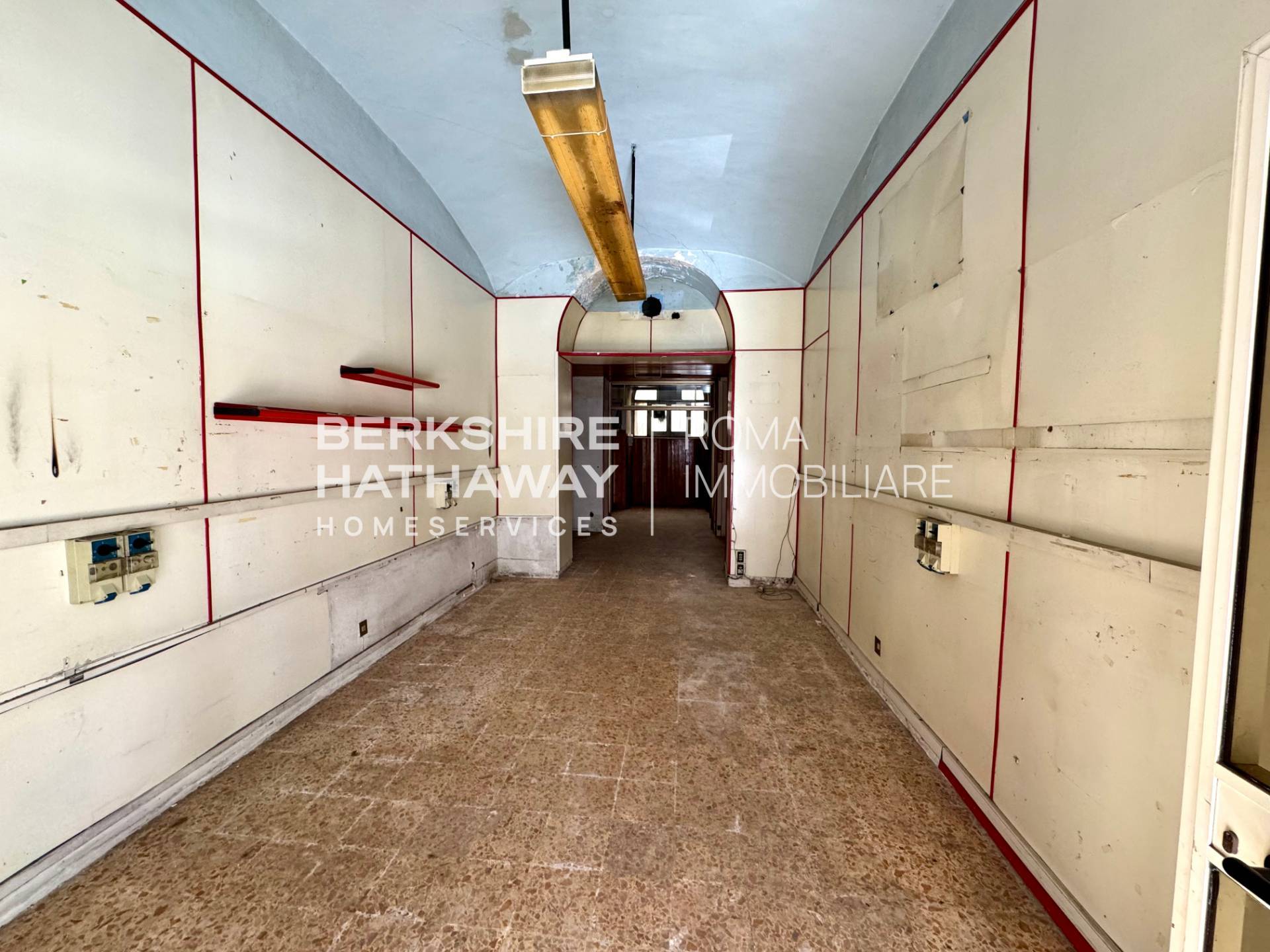 Locale commerciale in affitto a Roma, Salario