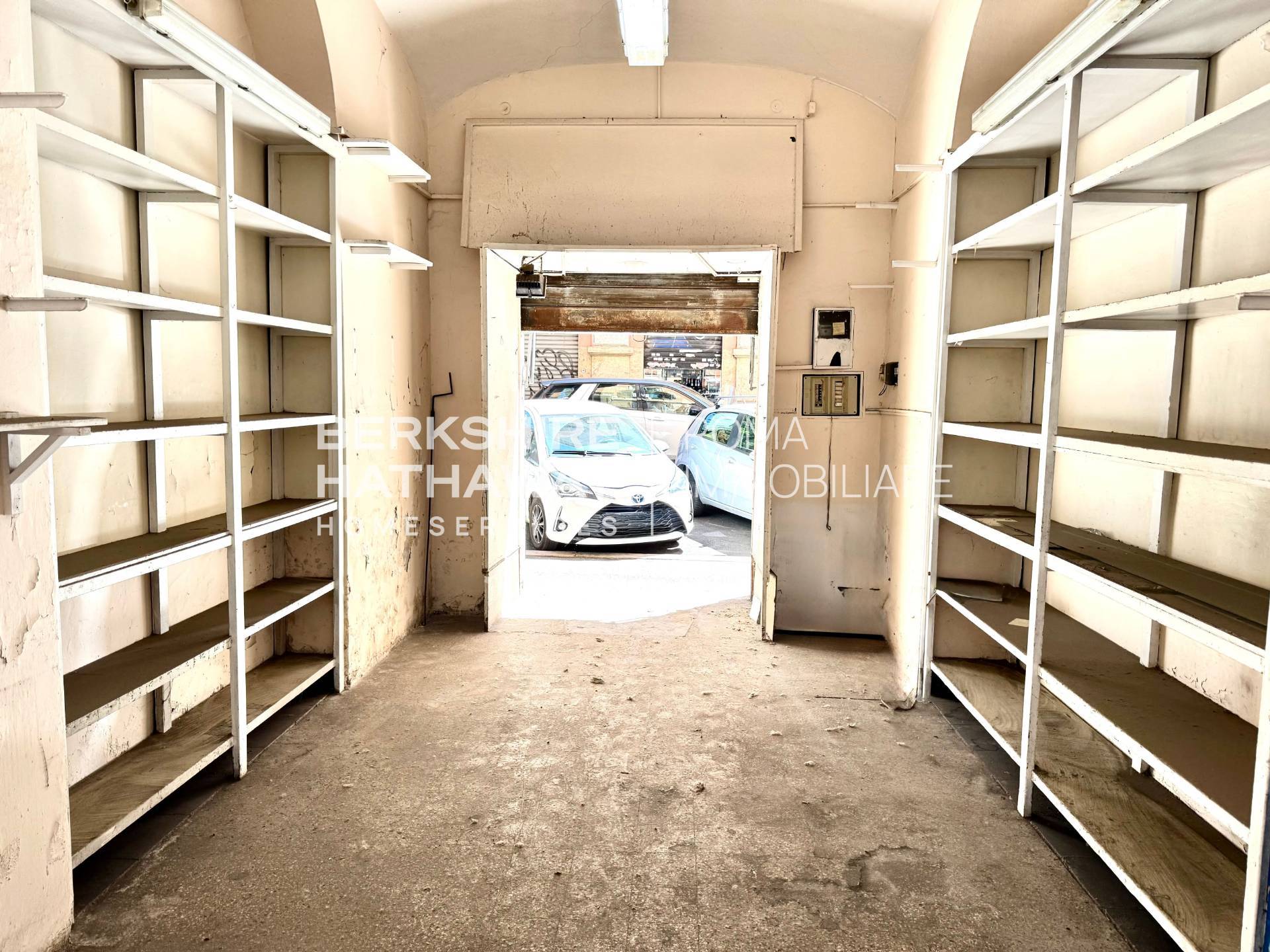 Locale commerciale in affitto a Roma, Salario