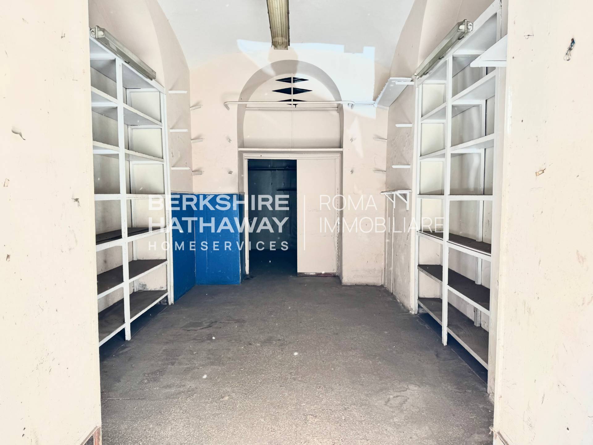 Locale commerciale in affitto a Roma, Salario