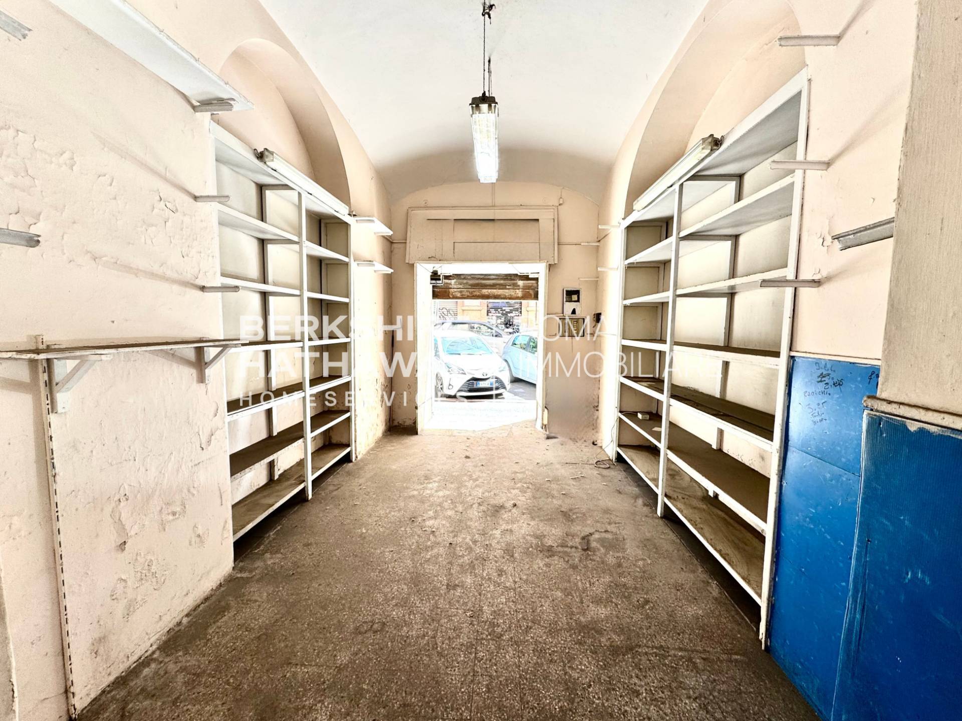 Locale commerciale in affitto a Roma, Salario