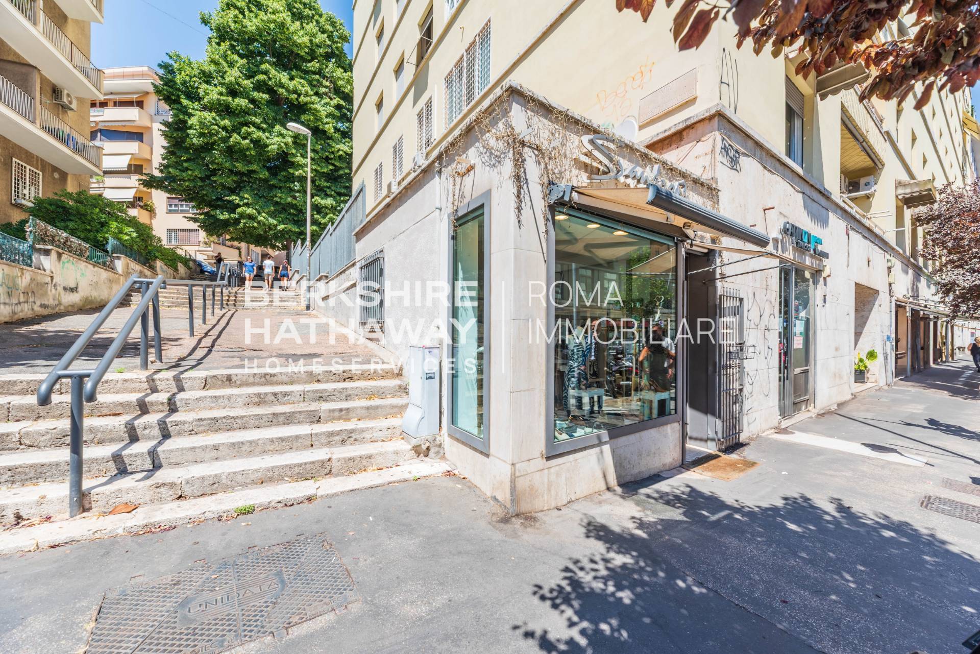 Locale commerciale in vendita a Roma, Parioli