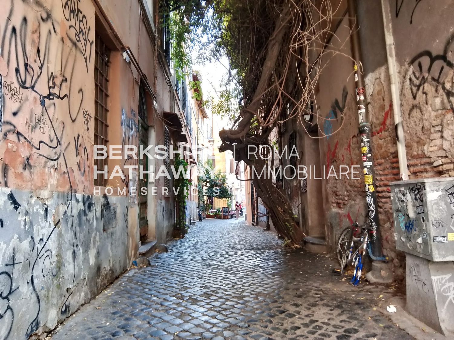 Locale commerciale in vendita a Roma