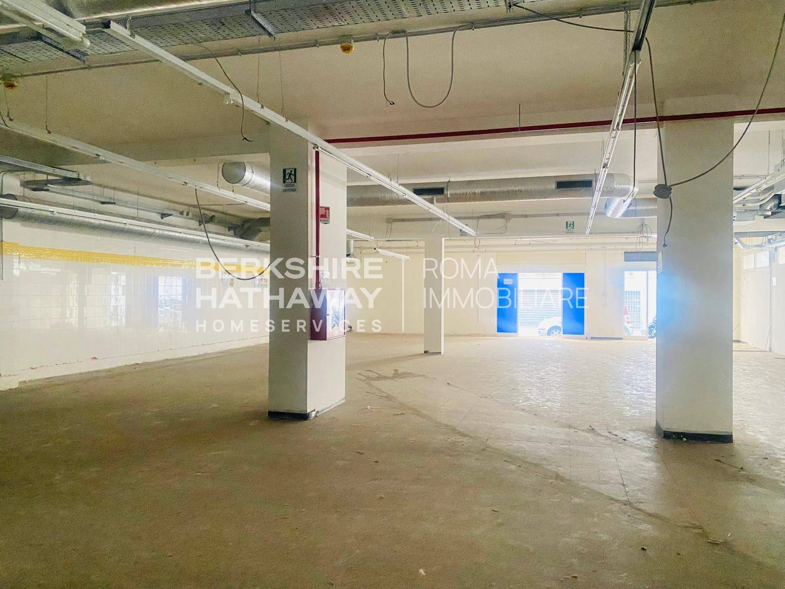 Locale commerciale in affitto a Roma