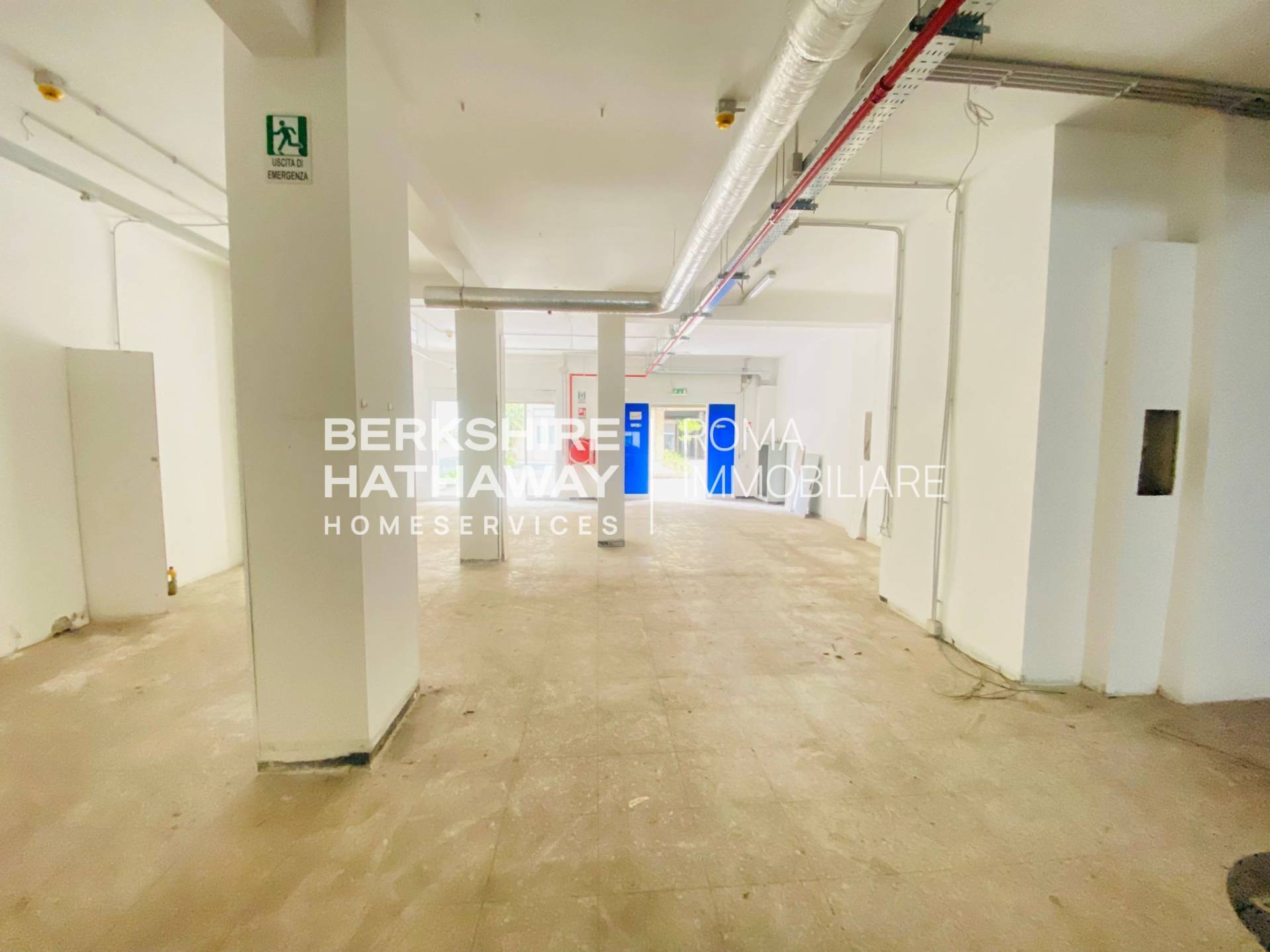 Locale commerciale in affitto a Roma