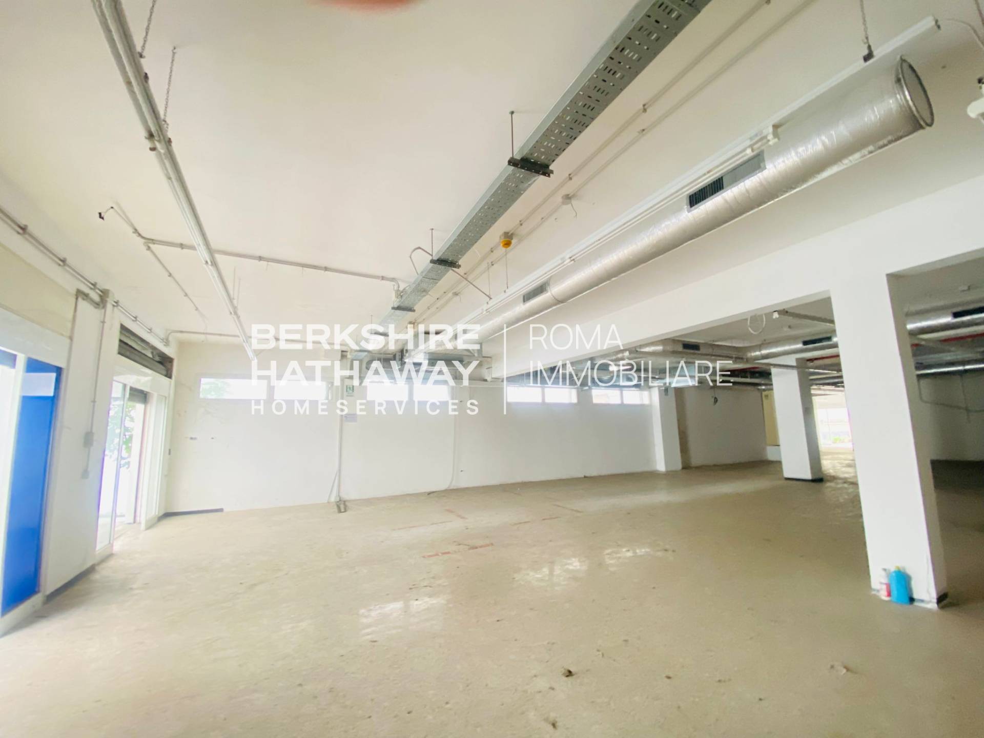 Locale commerciale in affitto a Roma