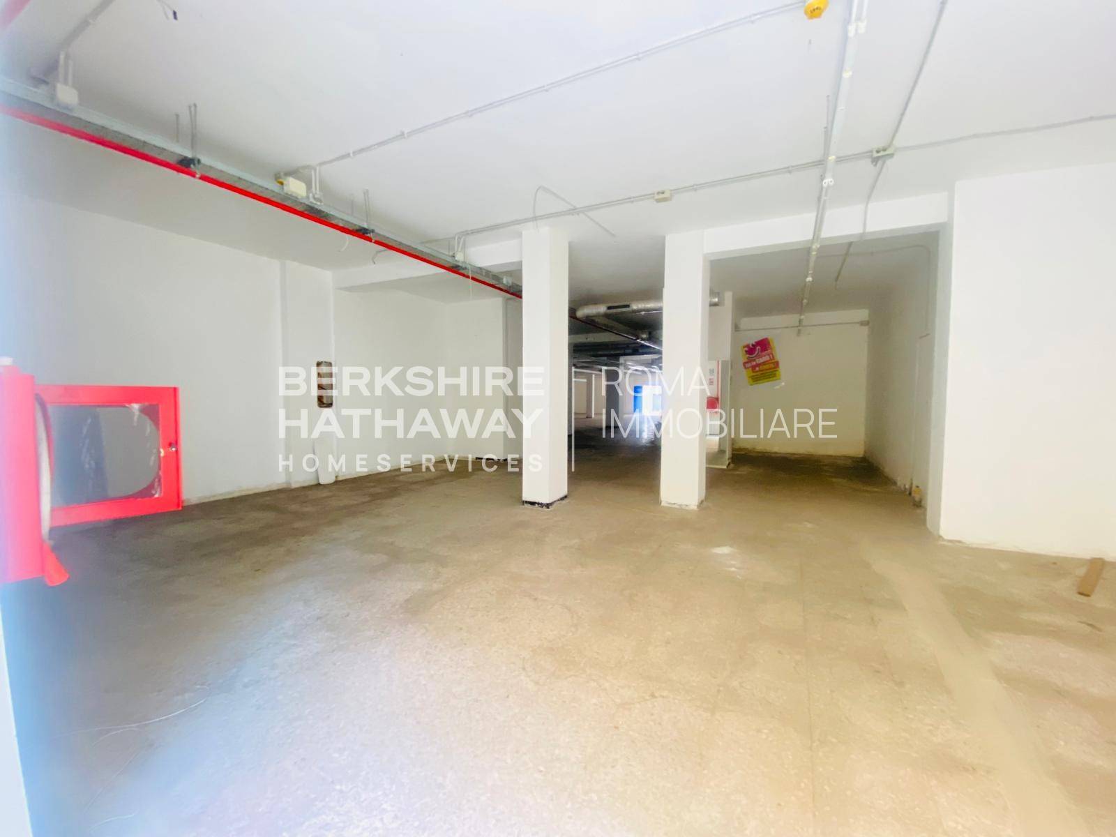 Locale commerciale in affitto a Roma