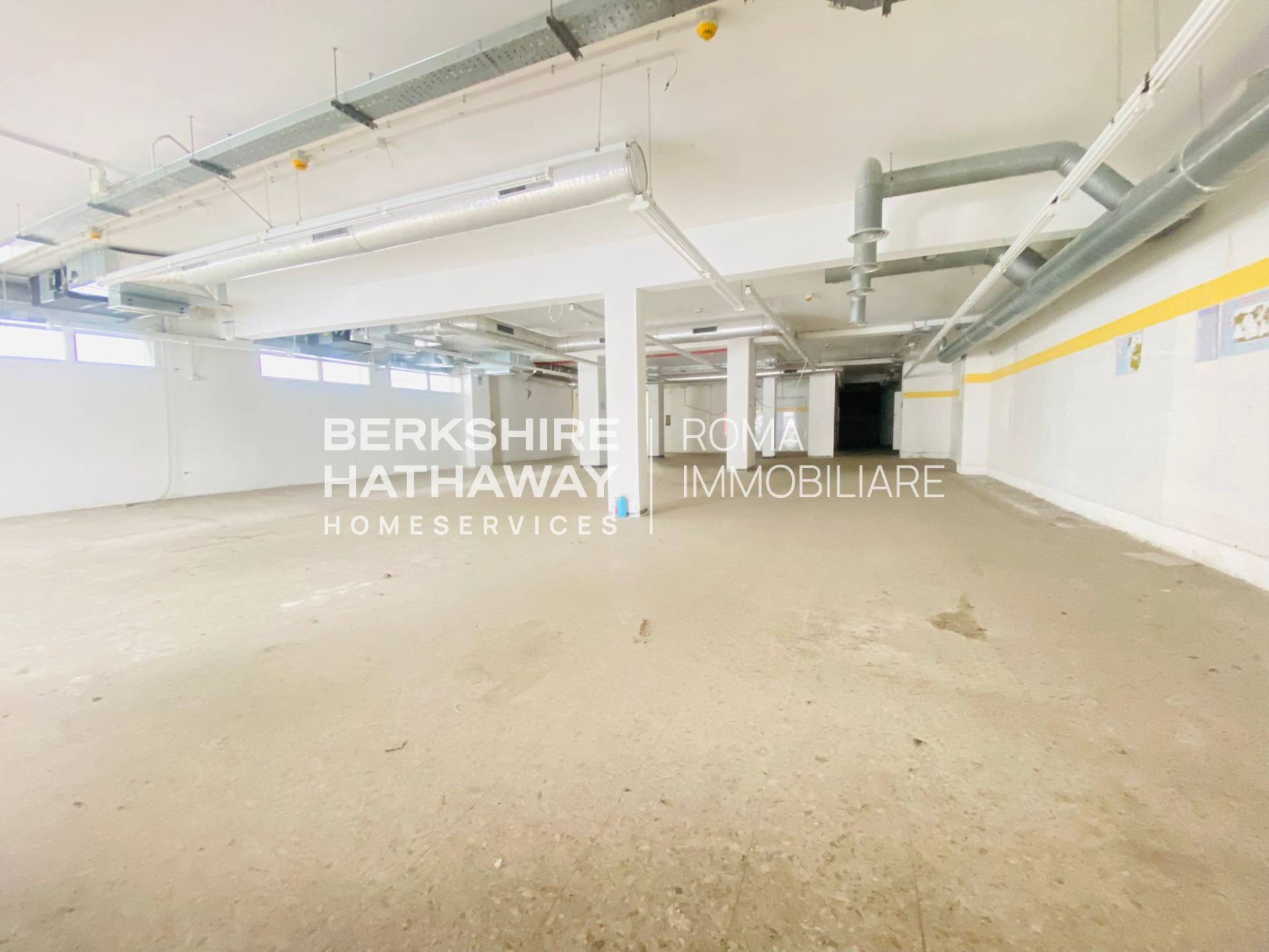 Locale commerciale in affitto a Roma