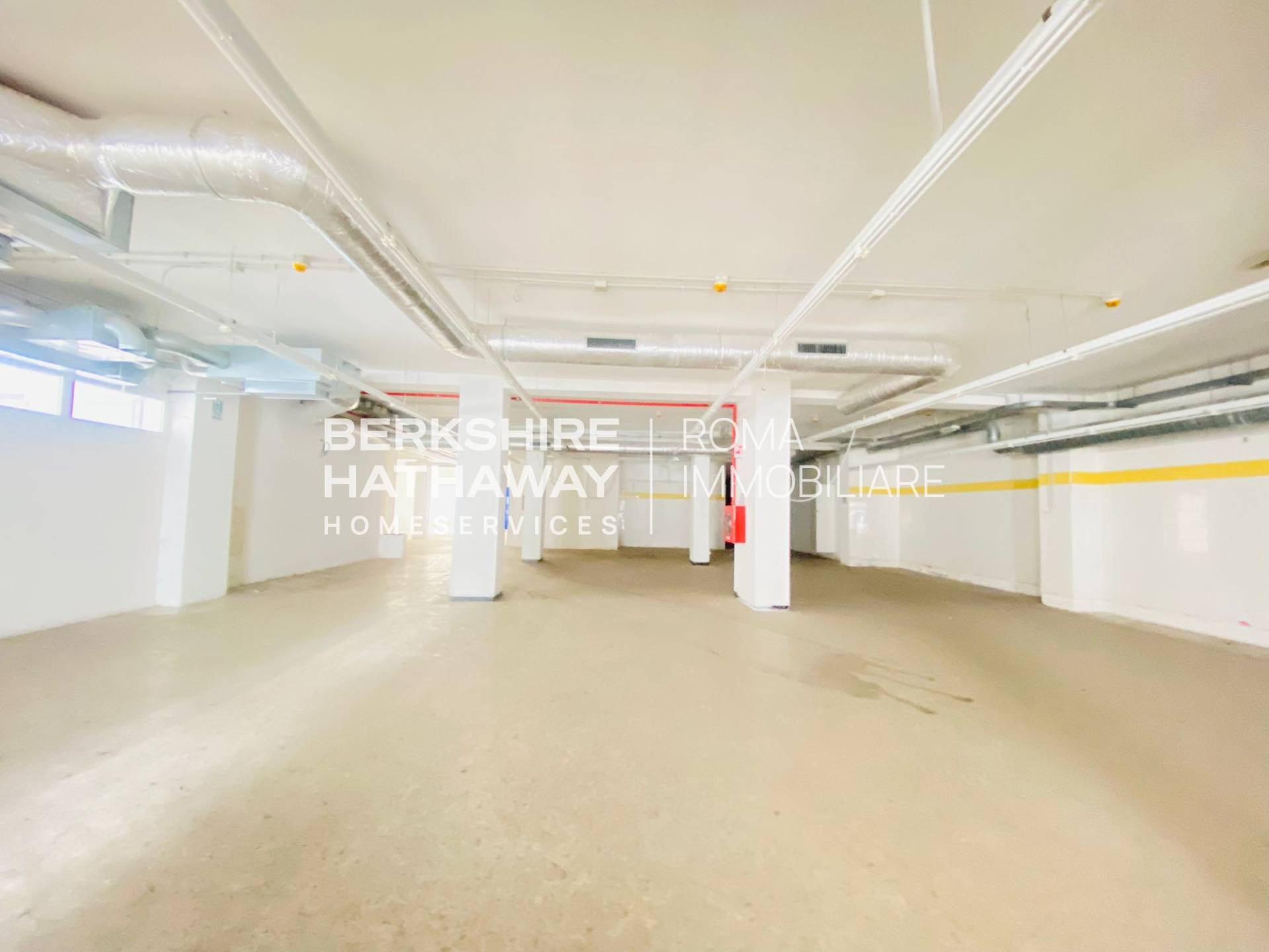 Locale commerciale in affitto a Roma