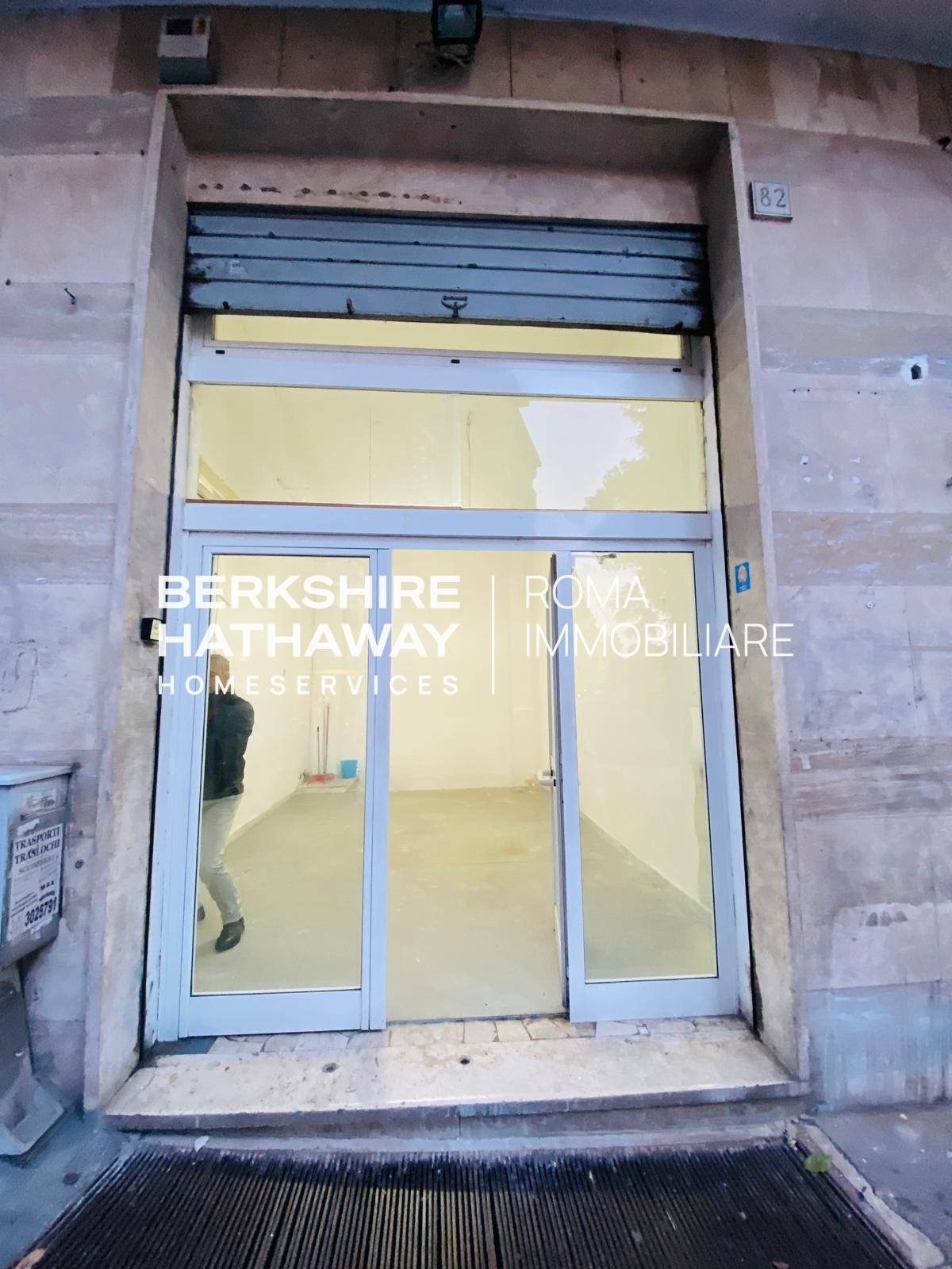 Locale commerciale in affitto a Roma, Camilluccia