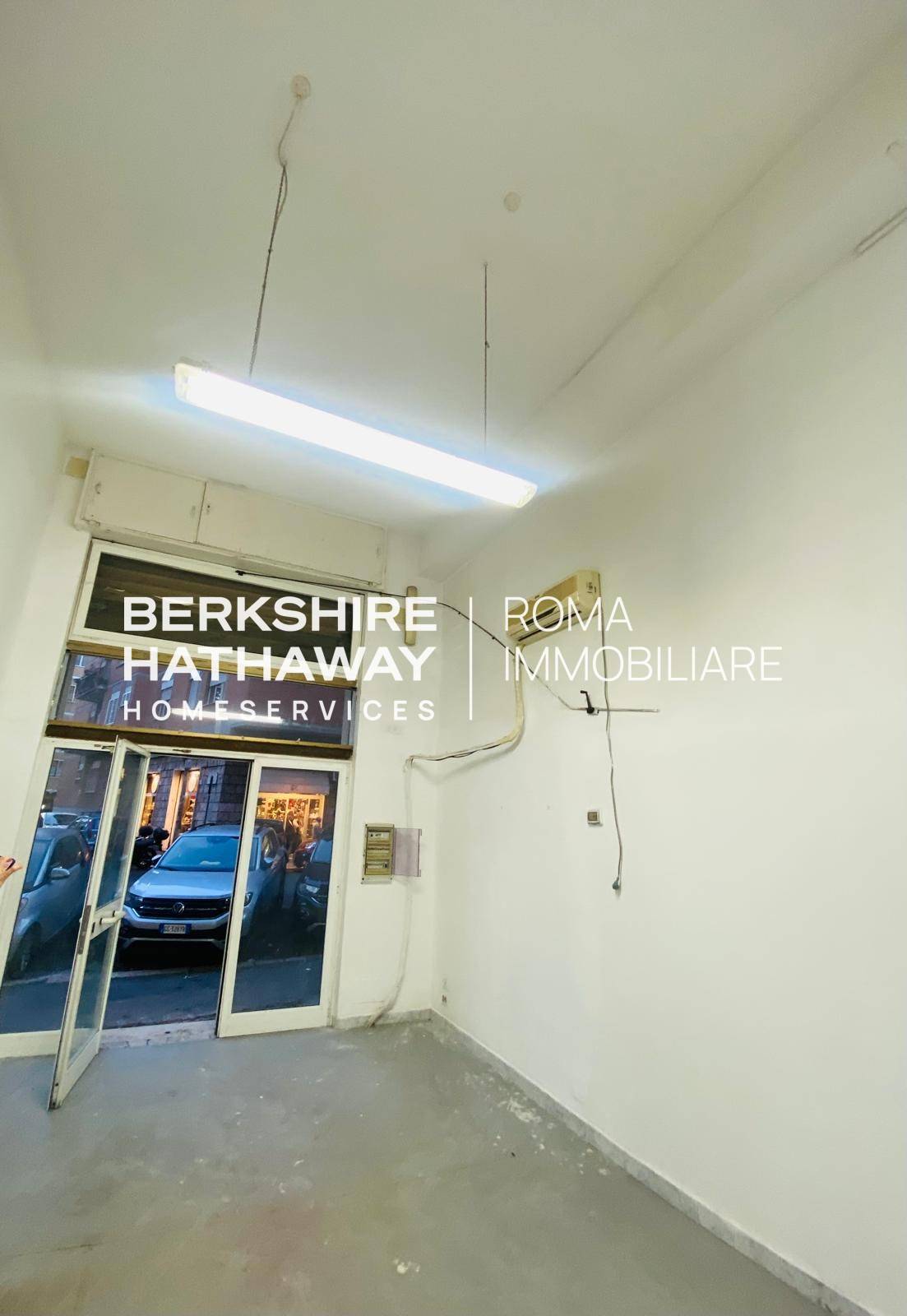 Locale commerciale in affitto a Roma, Camilluccia