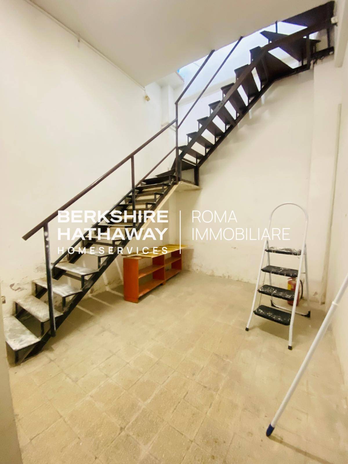 Locale commerciale in affitto a Roma, Camilluccia