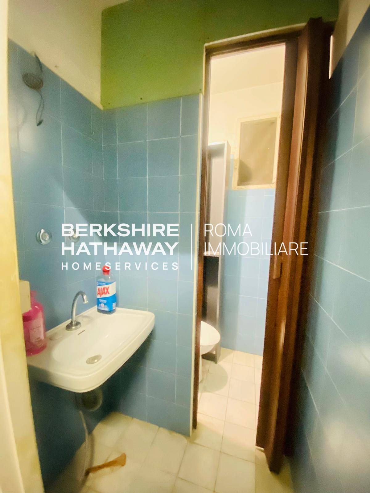 Locale commerciale in affitto a Roma, Camilluccia