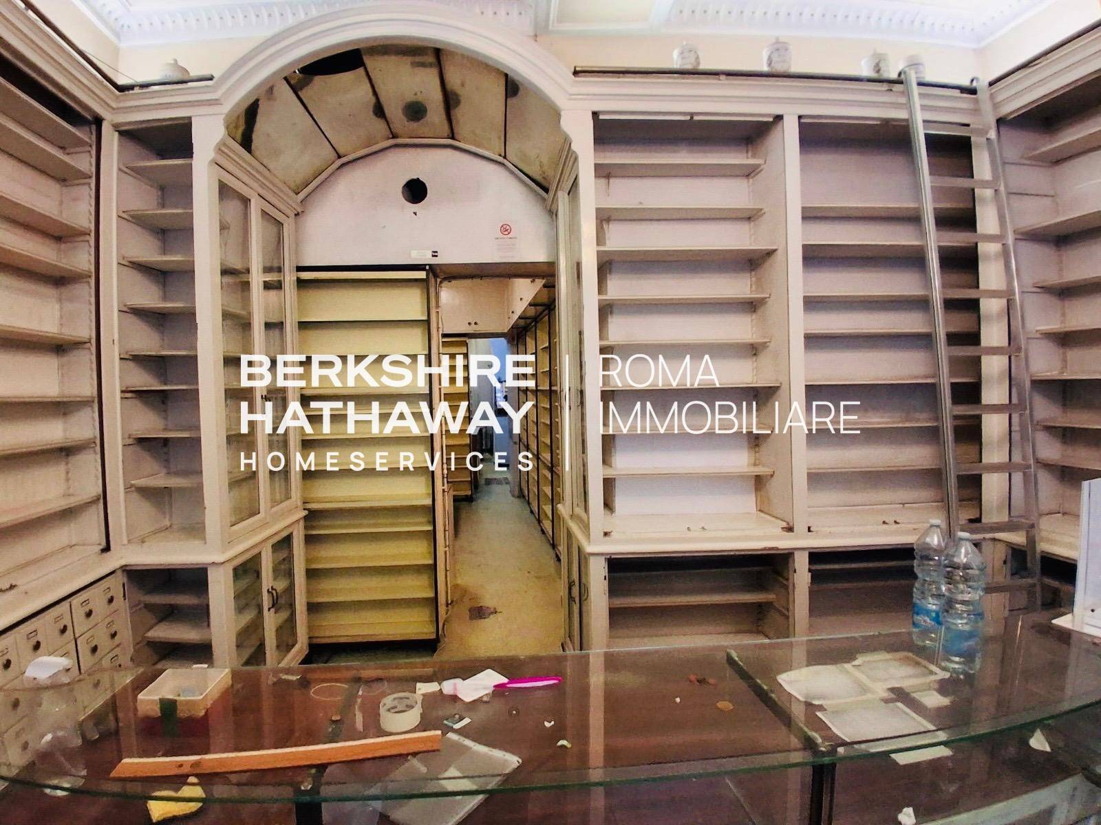 Locale commerciale in affitto a Roma, Centro Storico