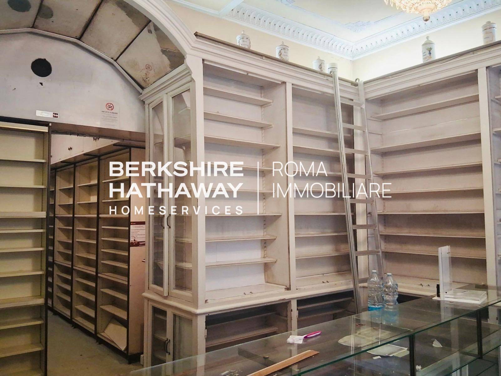 Locale commerciale in affitto a Roma, Centro Storico