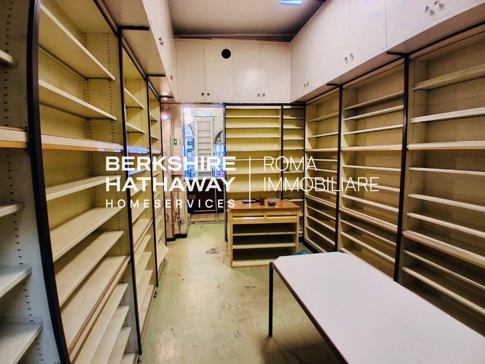 Locale commerciale in affitto a Roma, Centro Storico