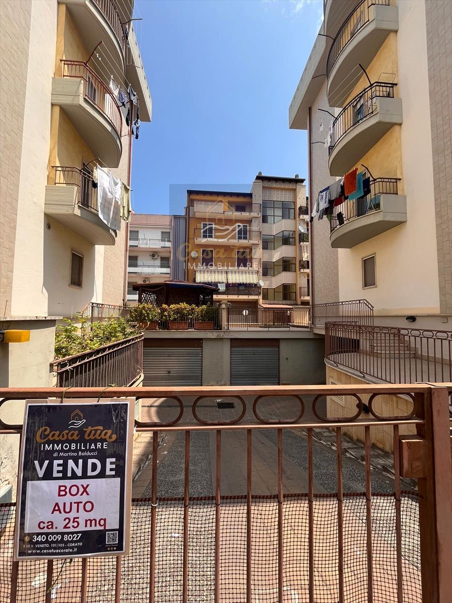 Box/Garage 25mq con box, Corato via andria