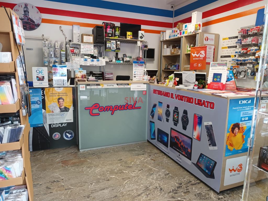 Locale commerciale in vendita a Ravenna