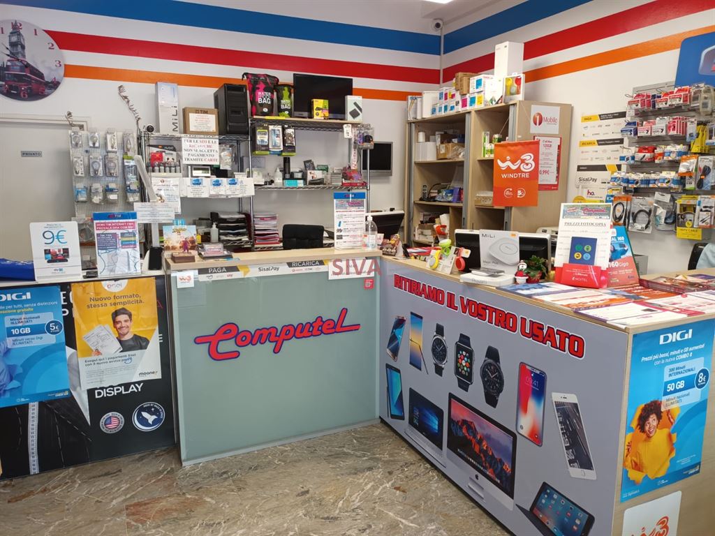 Locale commerciale in vendita a Ravenna