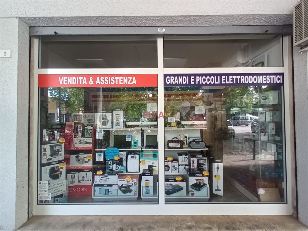 Locale commerciale in vendita a Ravenna