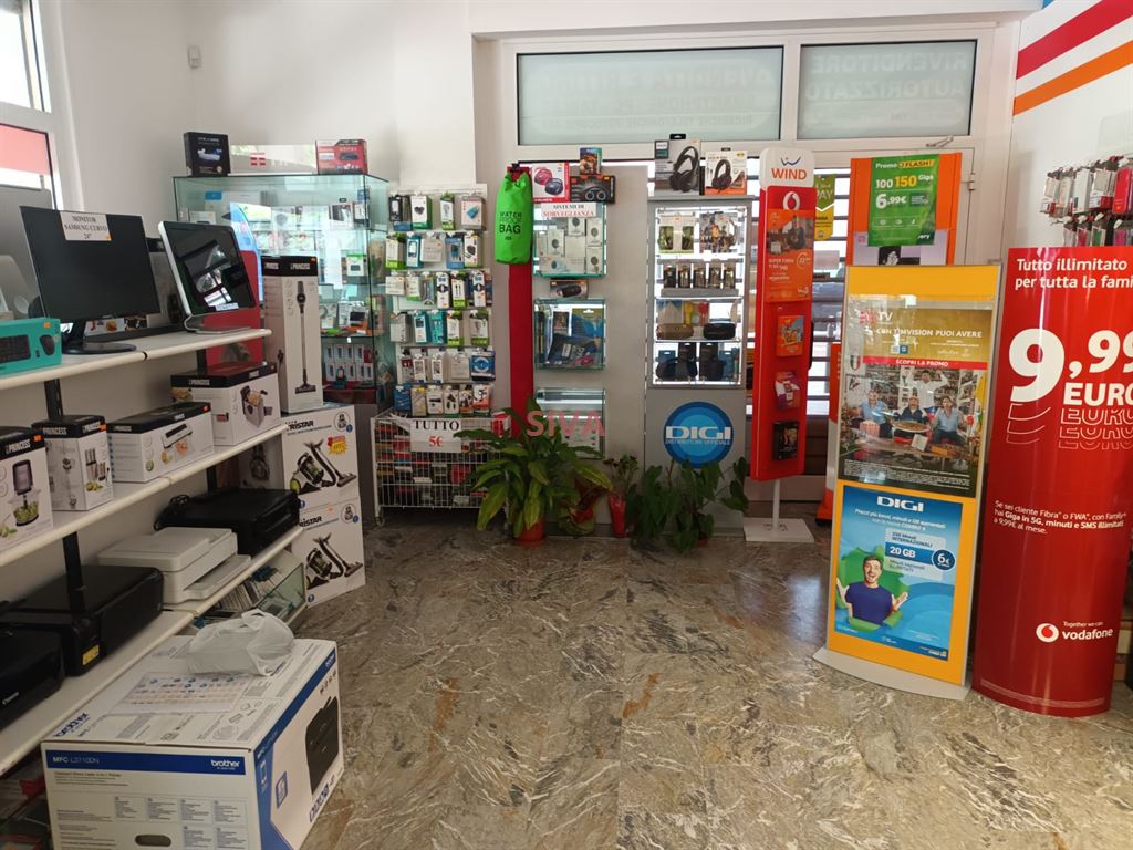 Locale commerciale in vendita a Ravenna