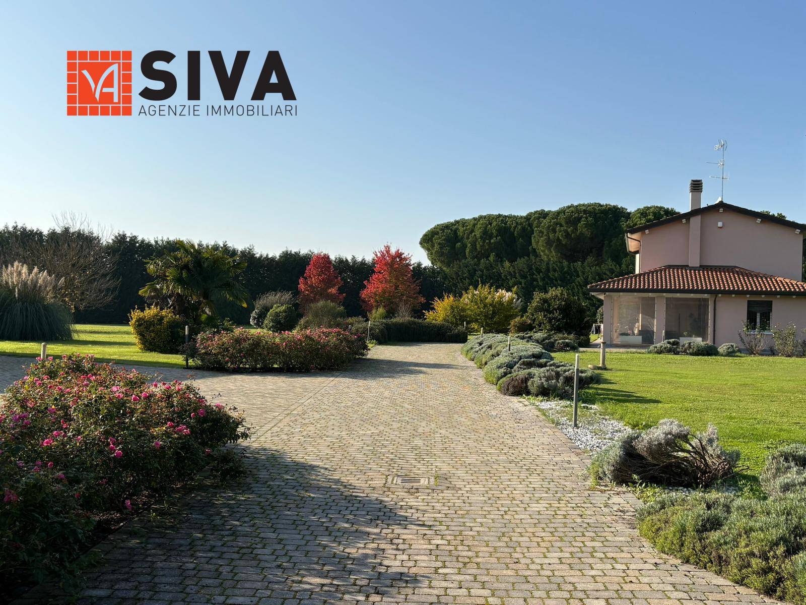 Villa in vendita a Russi