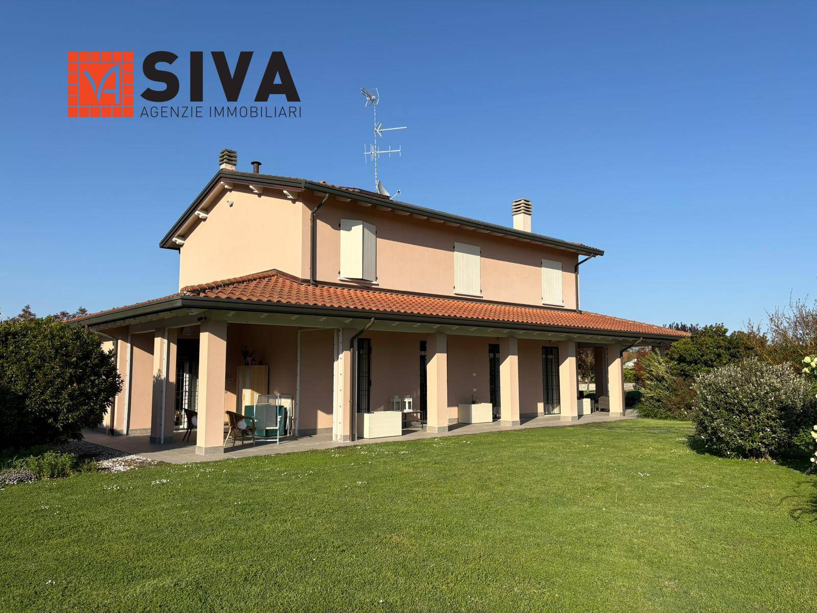 Villa in vendita a Russi