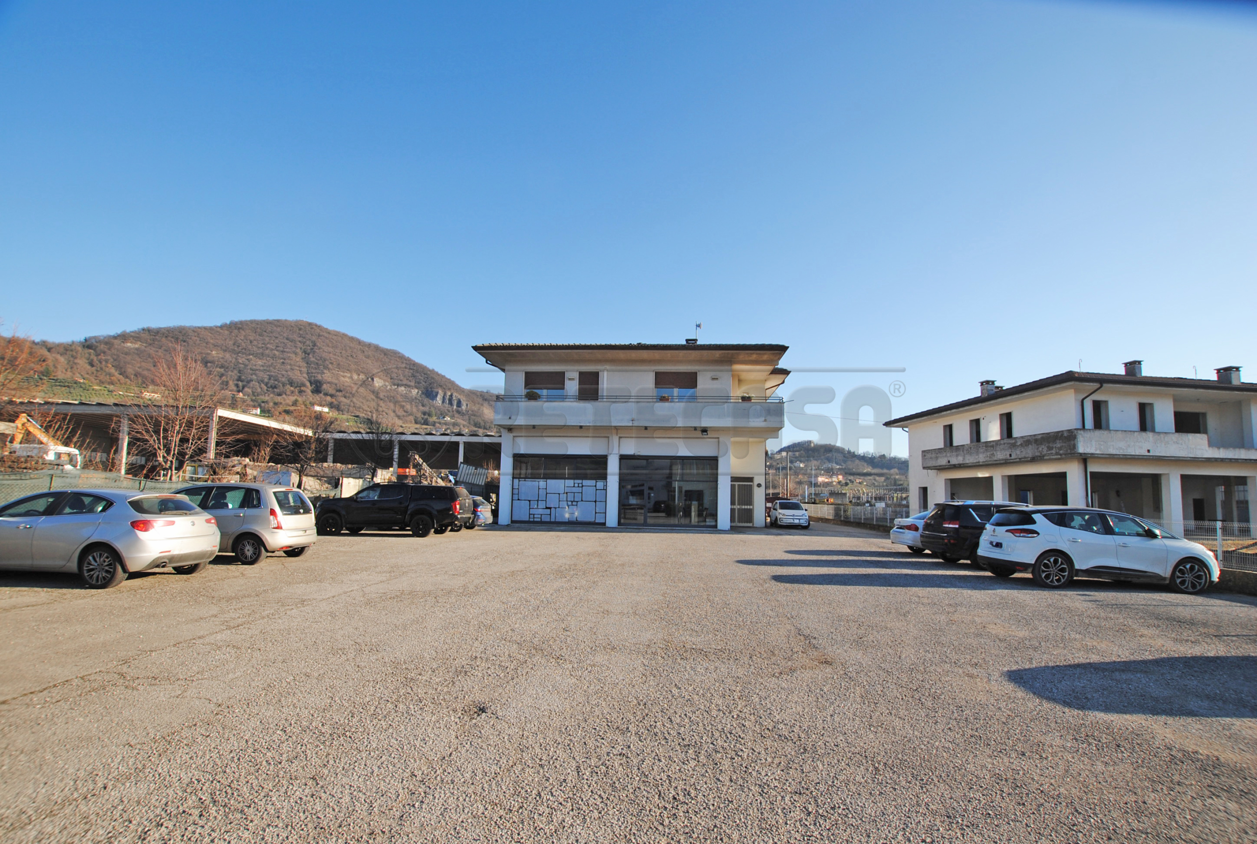 Casa indipendente con terrazzi in via monte cengio 67, Cornedo Vicentino