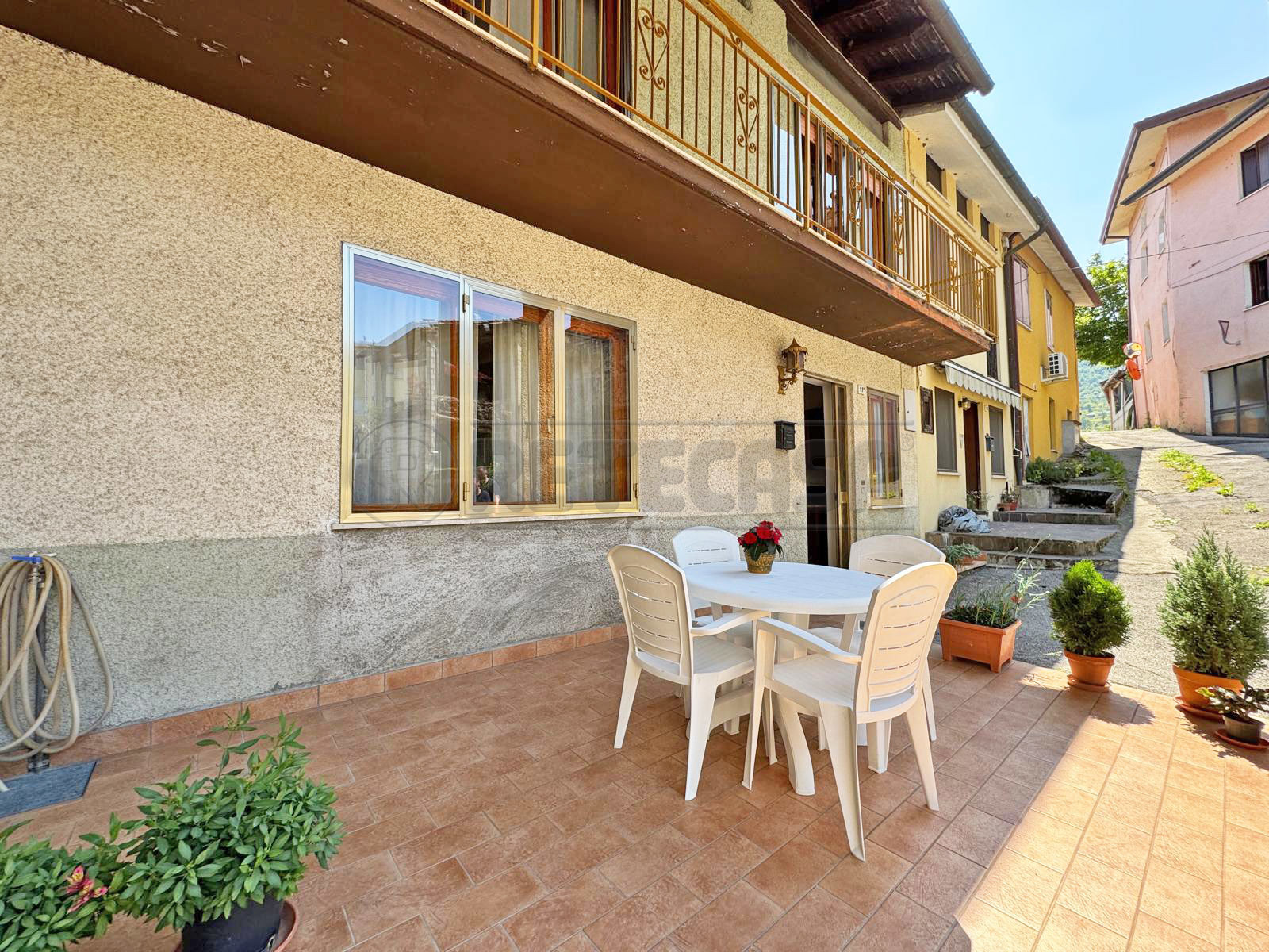 Casa indipendente con giardino in via piana di la di sopra 11, Valdagno